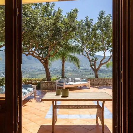 Villa Petra By Posarellivillas