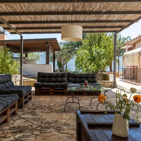 Villa Petra By Posarellivillas